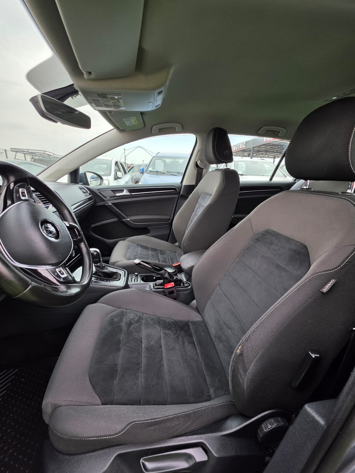 Volkswagen Golf — foto 40 de 40