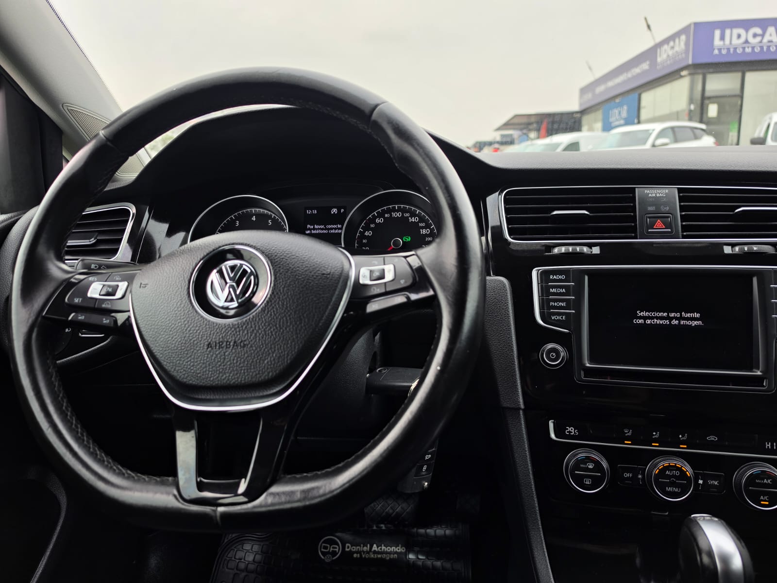 Volkswagen Golf — foto 20 de 40