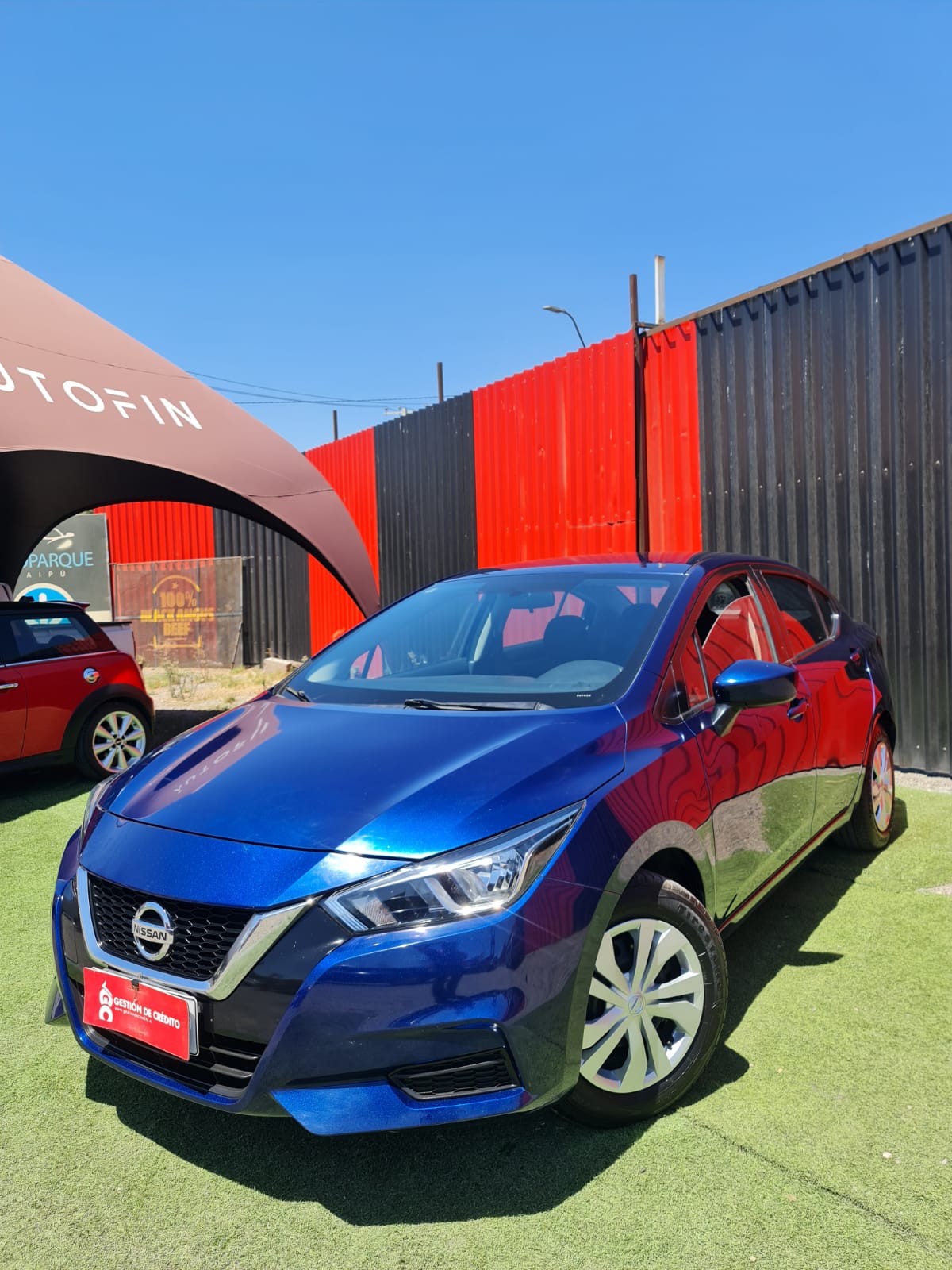 Nissan Versa — foto 15 de 33