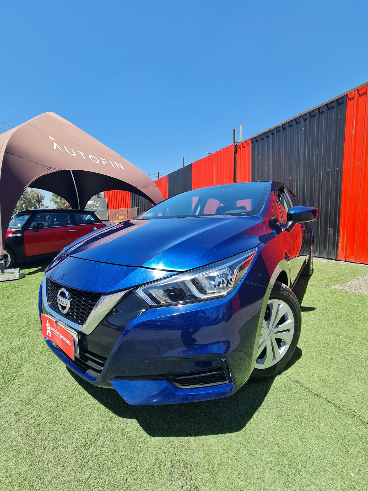 Nissan Versa — foto 16 de 33