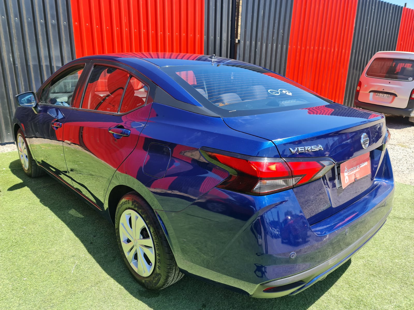 Nissan Versa — foto 22 de 33