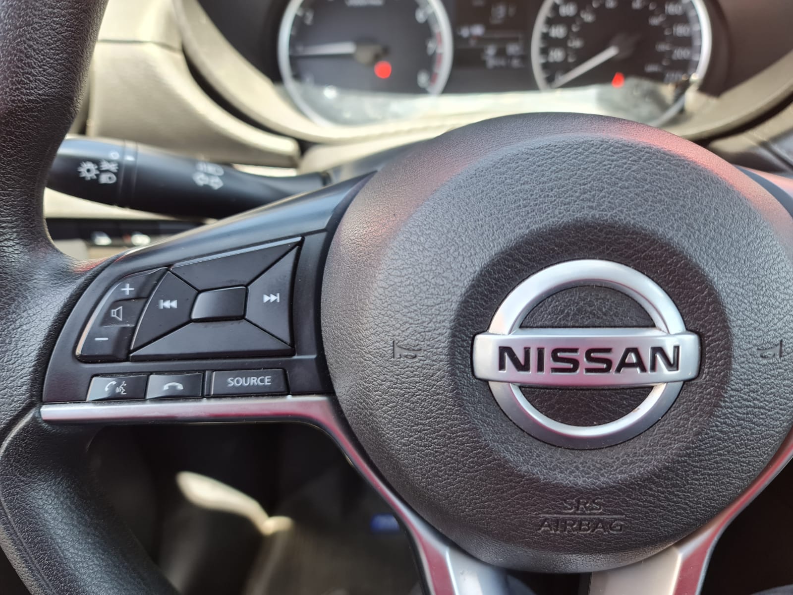 Nissan Versa — foto 24 de 33