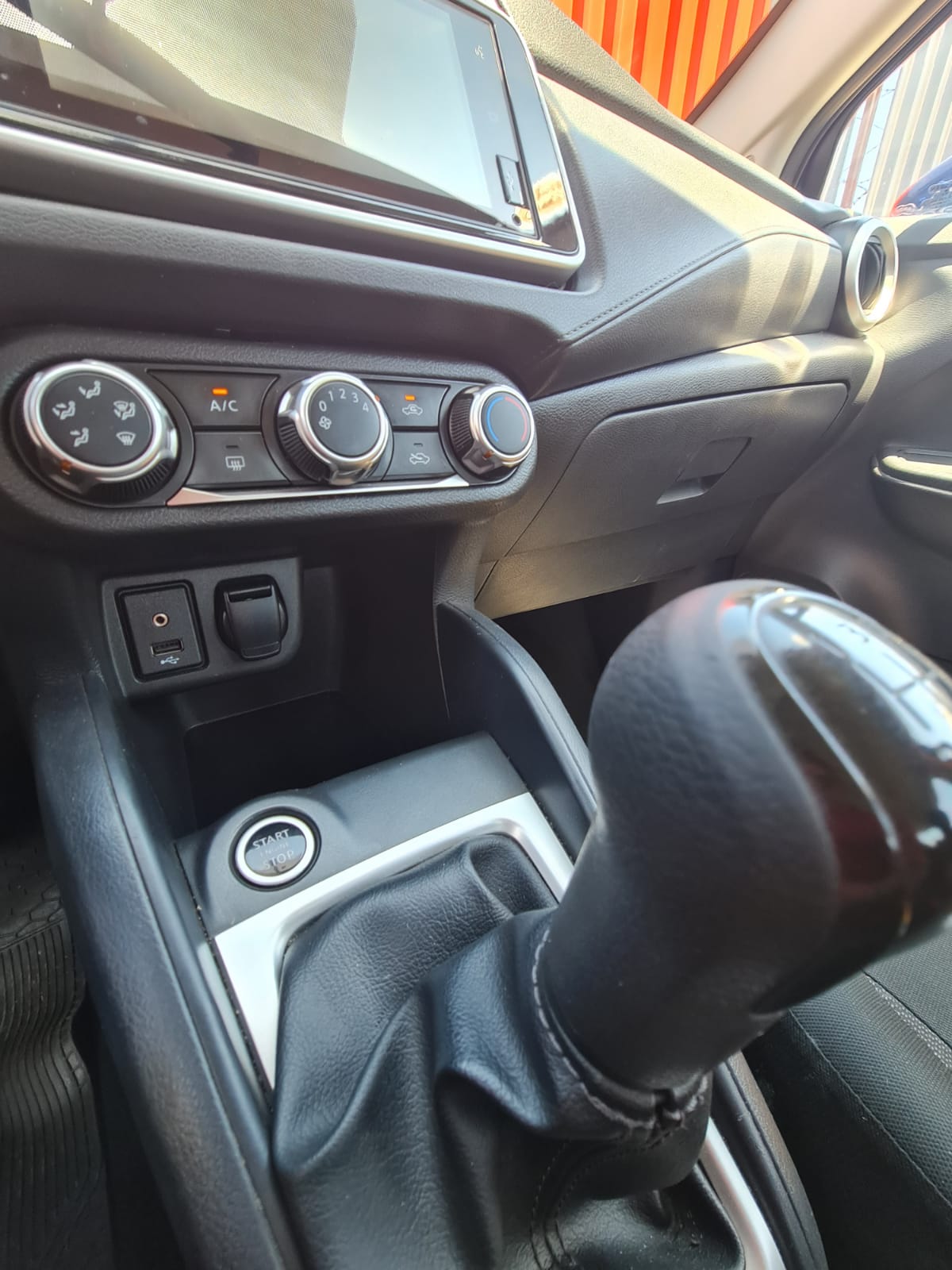Nissan Versa — foto 25 de 33