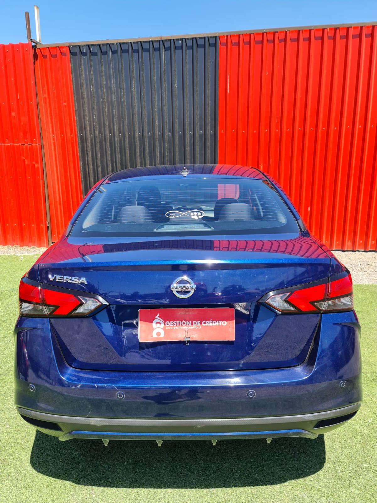 Nissan Versa — foto 28 de 33