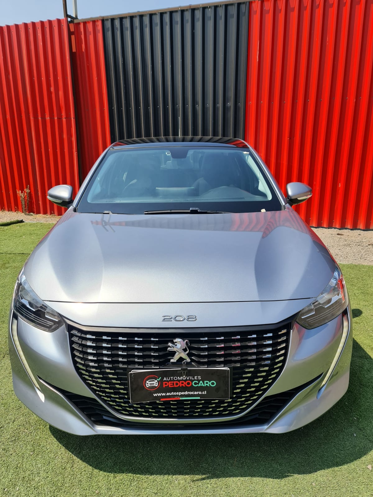 Peugeot 208 — foto 22 de 27