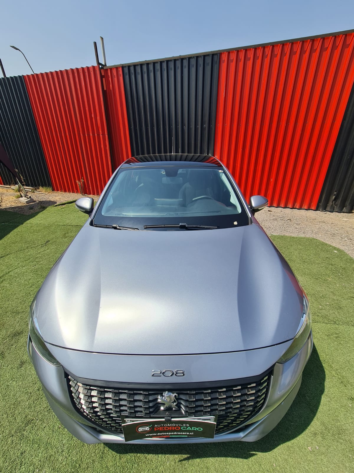 Peugeot 208 — foto 21 de 27
