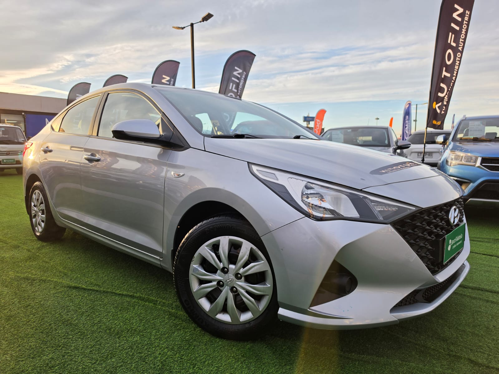 Hyundai Accent — foto 2 de 40