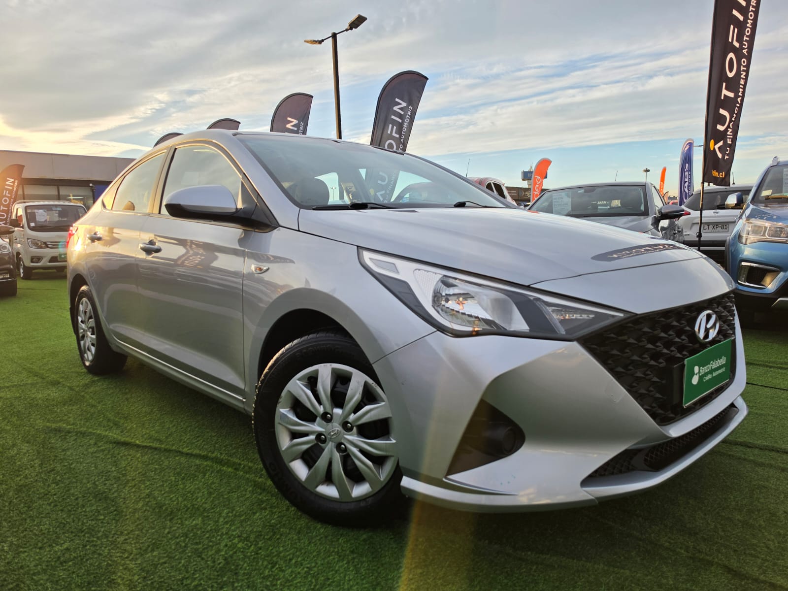 Hyundai Accent — foto 3 de 40
