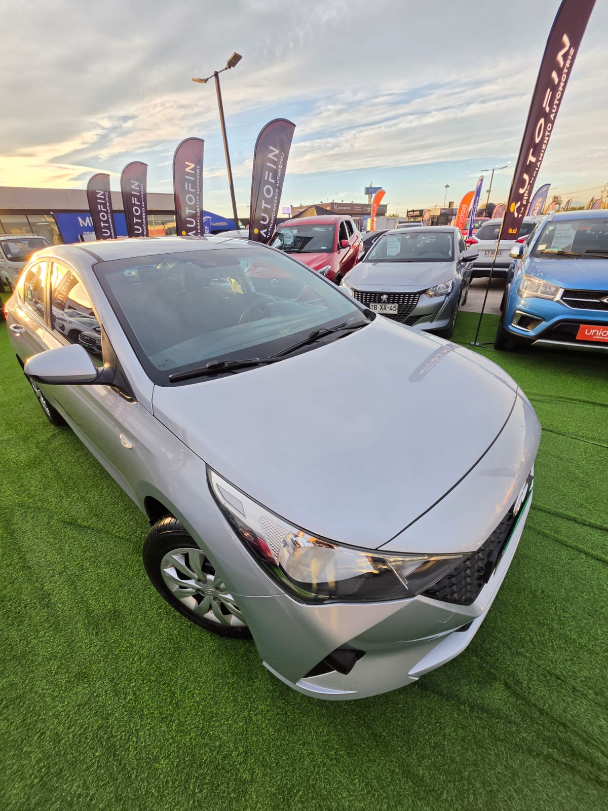 Hyundai Accent — foto 6 de 40