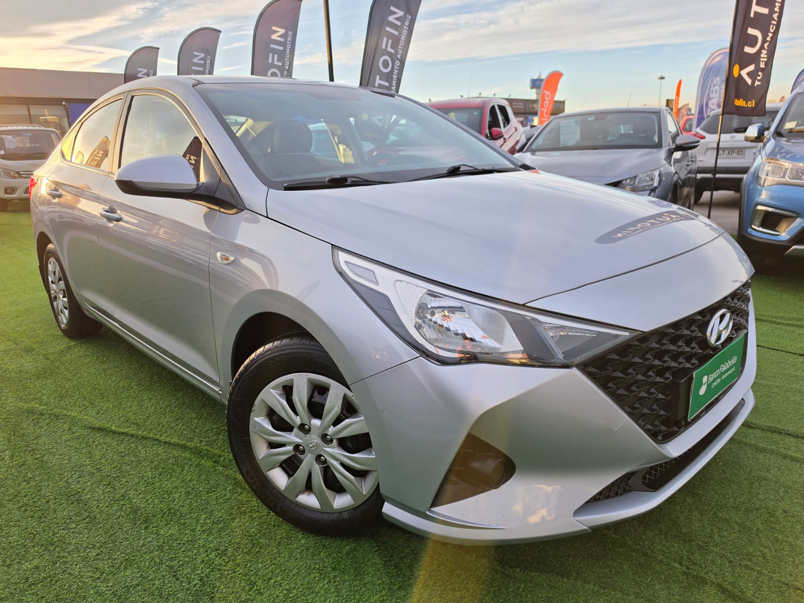 Hyundai Accent — foto 8 de 40