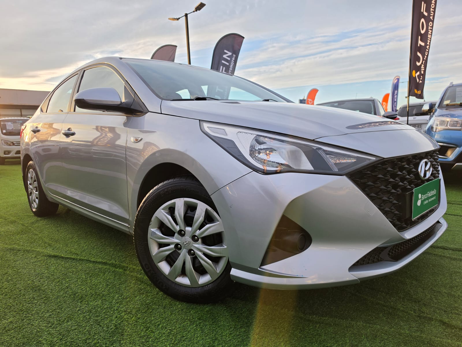 Hyundai Accent — foto 9 de 40