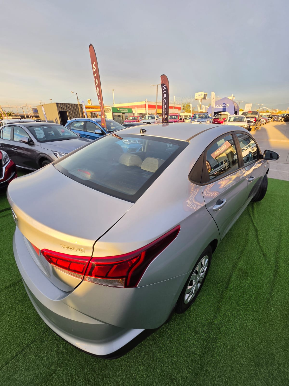 Hyundai Accent — foto 18 de 40