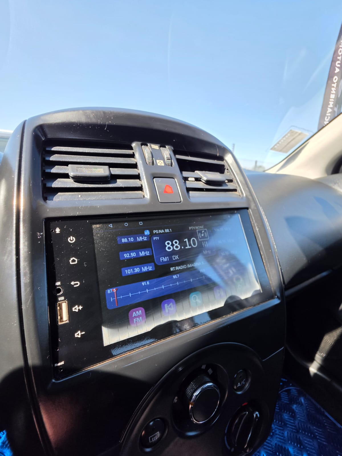 Nissan Versa — foto 10 de 40