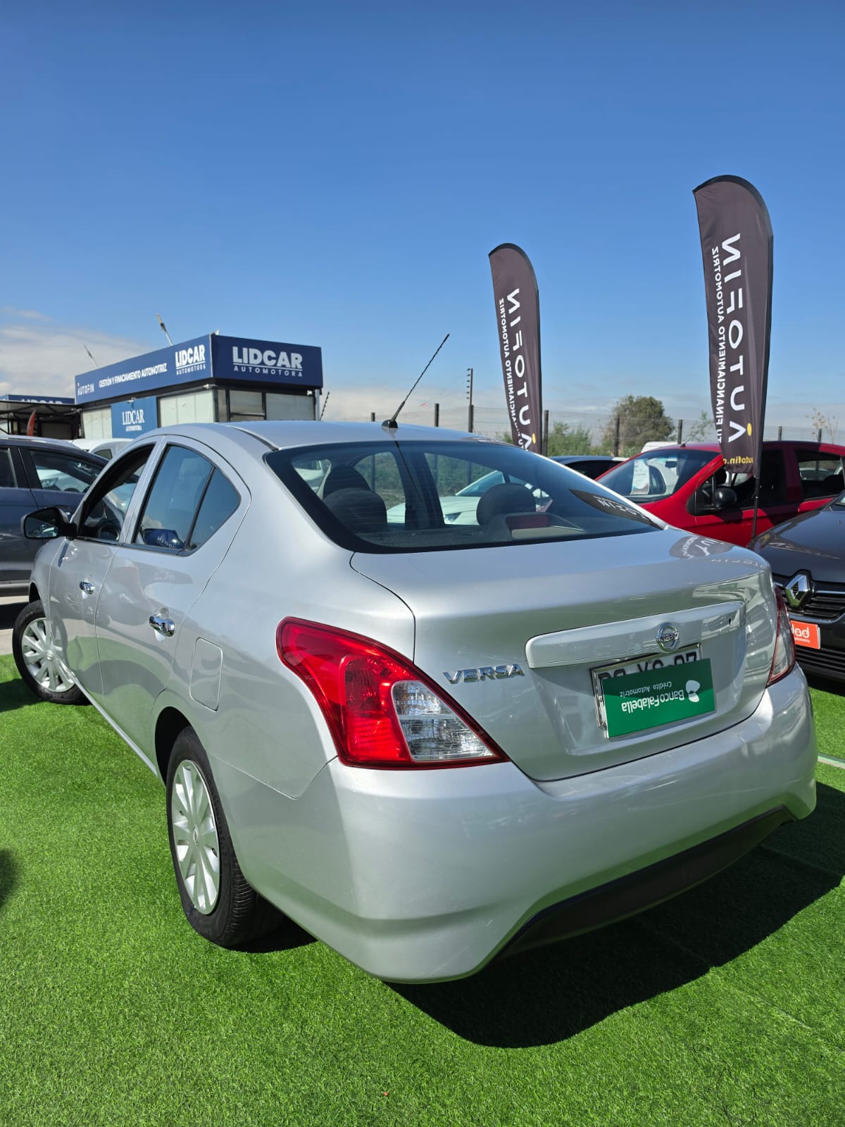 Nissan Versa — foto 35 de 40