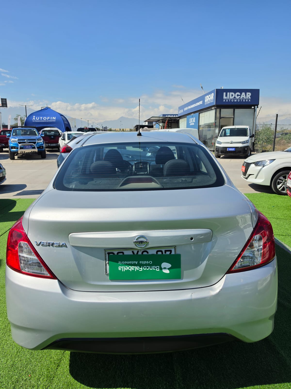 Nissan Versa — foto 31 de 40