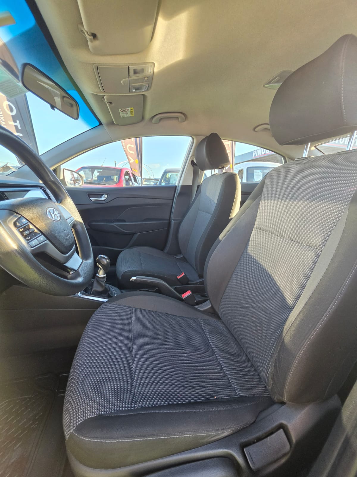 Hyundai Accent — foto 22 de 40