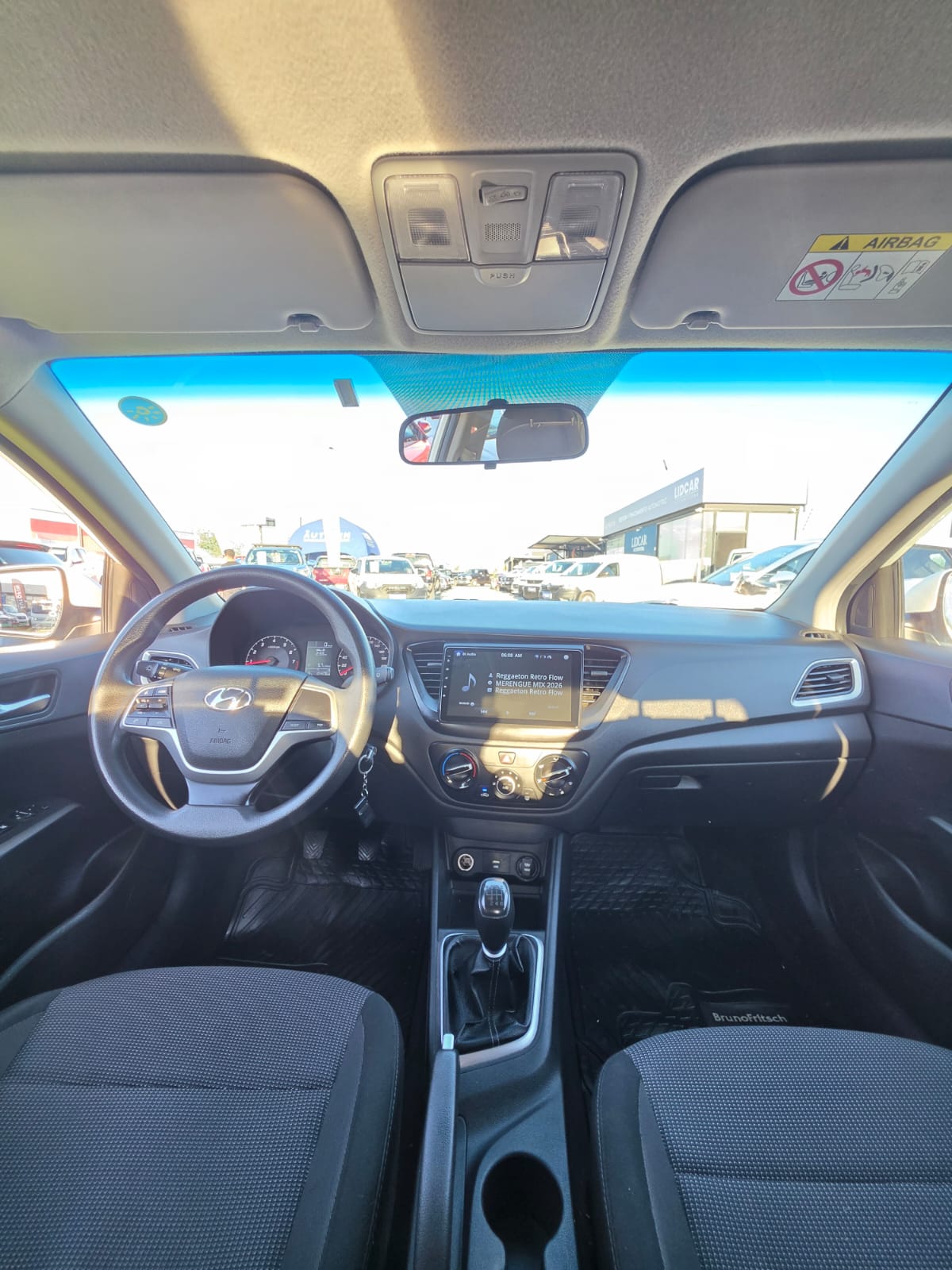 Hyundai Accent — foto 33 de 40