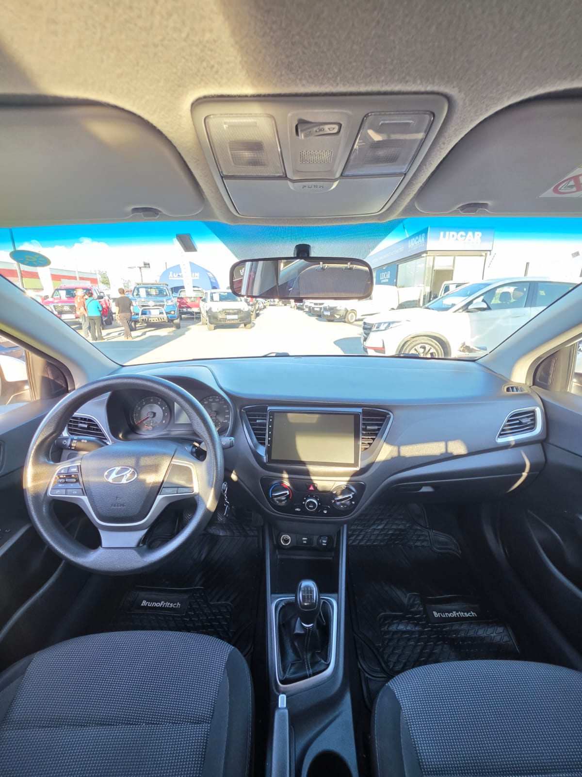 Hyundai Accent — foto 34 de 40