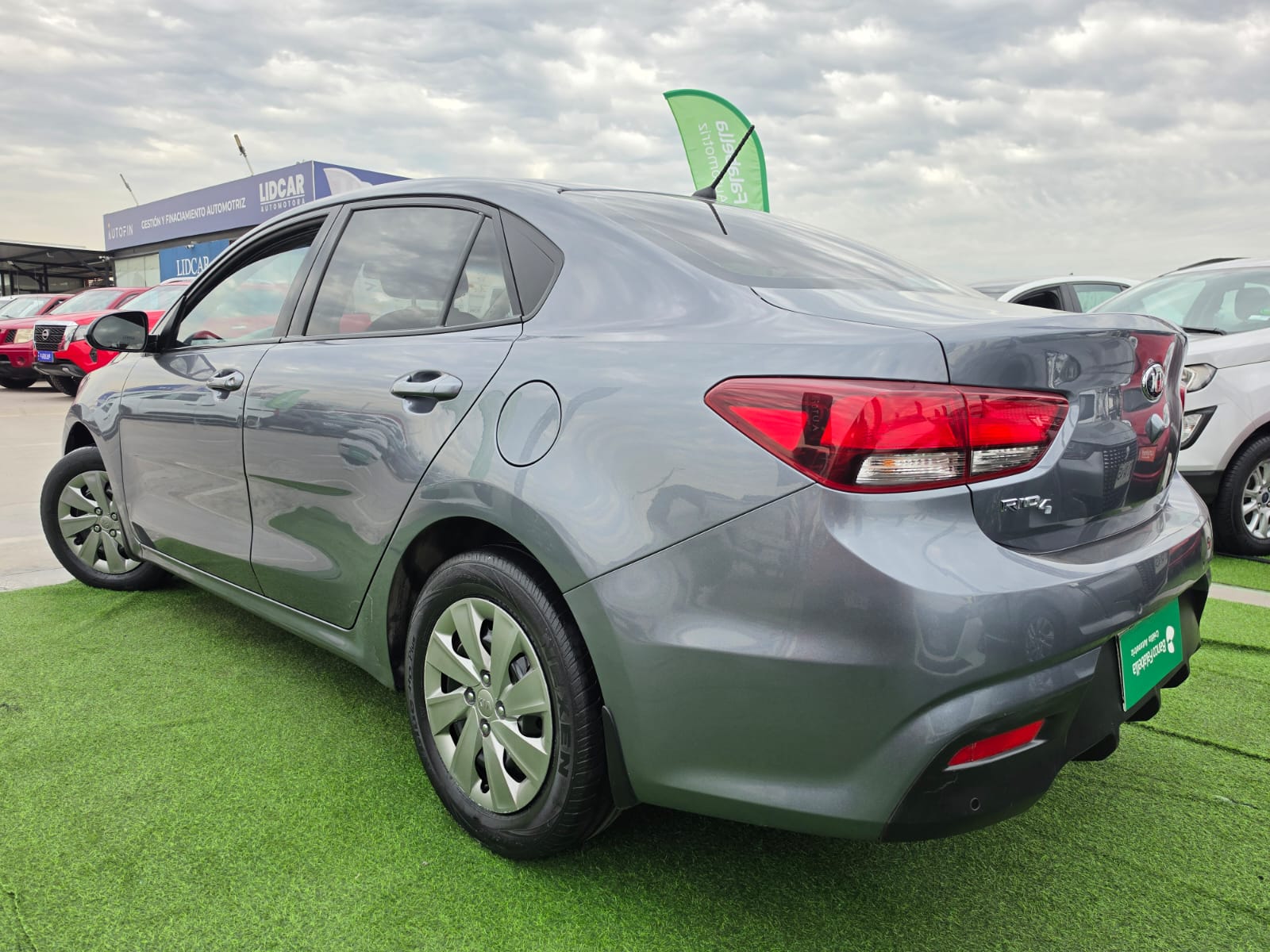 KIA Rio4 — foto 13 de 33