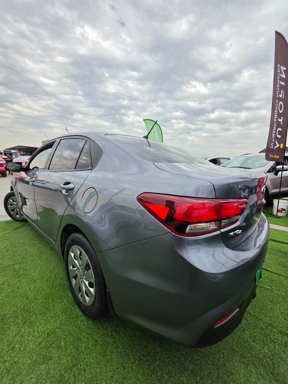 KIA Rio4 — foto 15 de 33