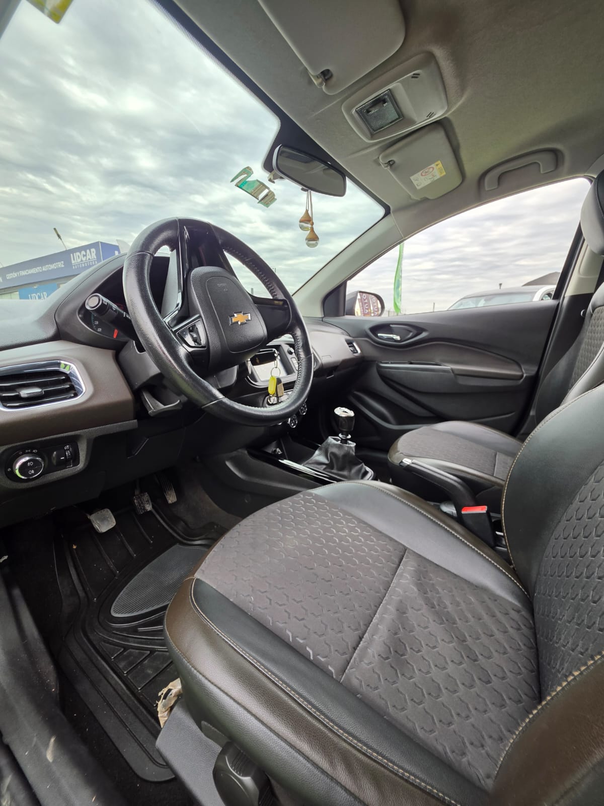 Chevrolet Prisma — foto 30 de 40