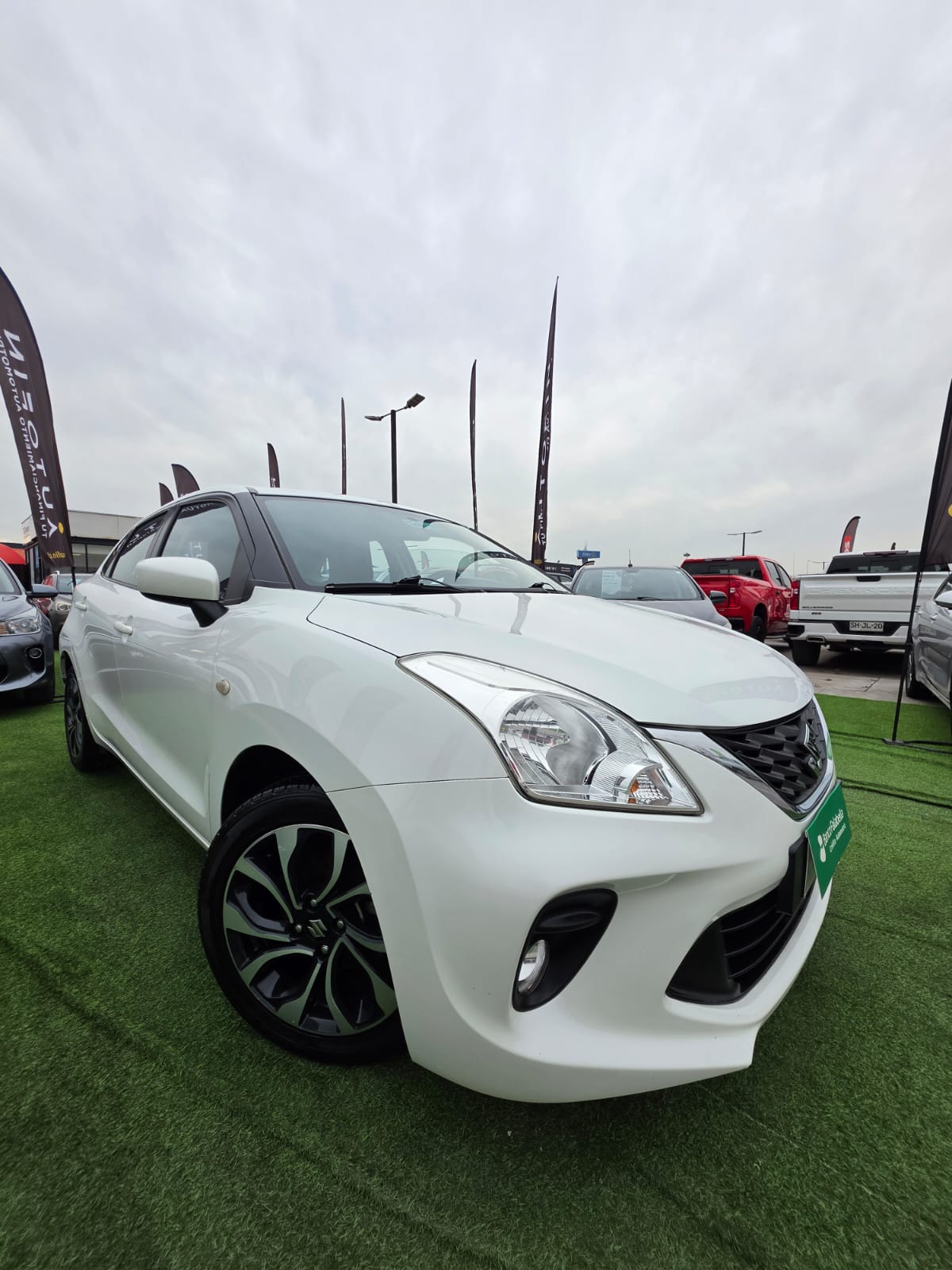 Suzuki Baleno — foto 6 de 39