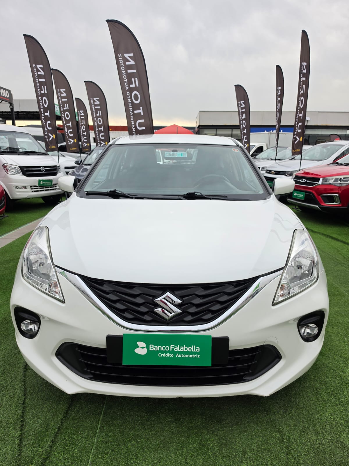 Suzuki Baleno — foto 9 de 39