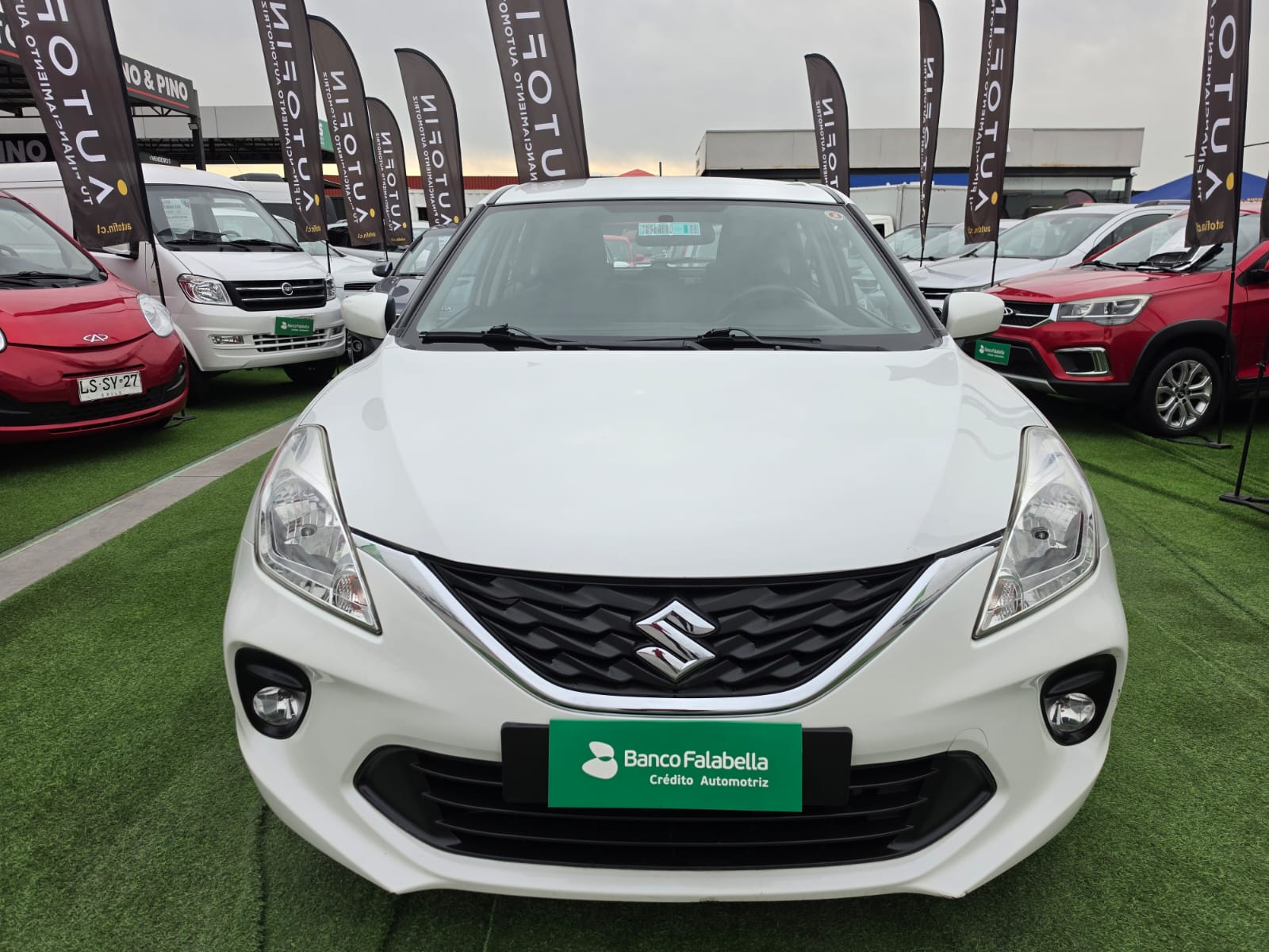 Suzuki Baleno — foto 8 de 39