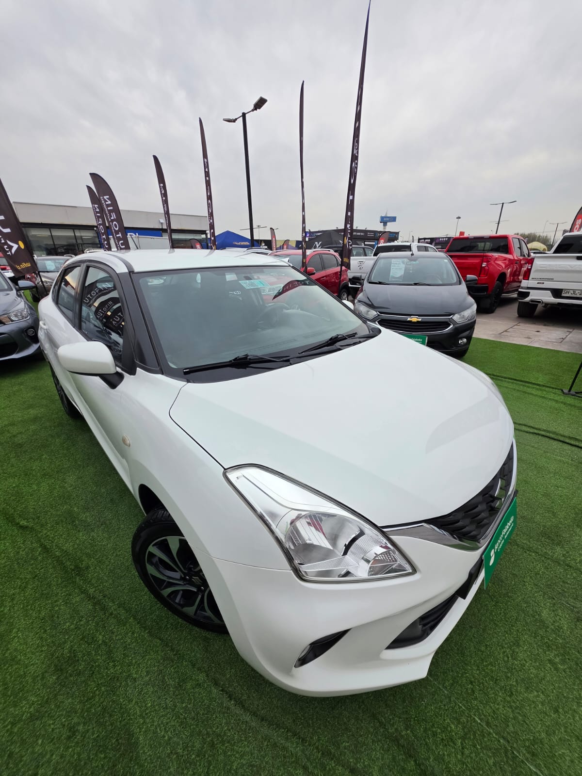 Suzuki Baleno — foto 7 de 39