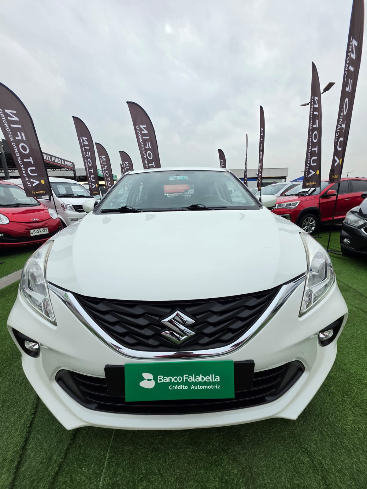 Suzuki Baleno — foto 12 de 39