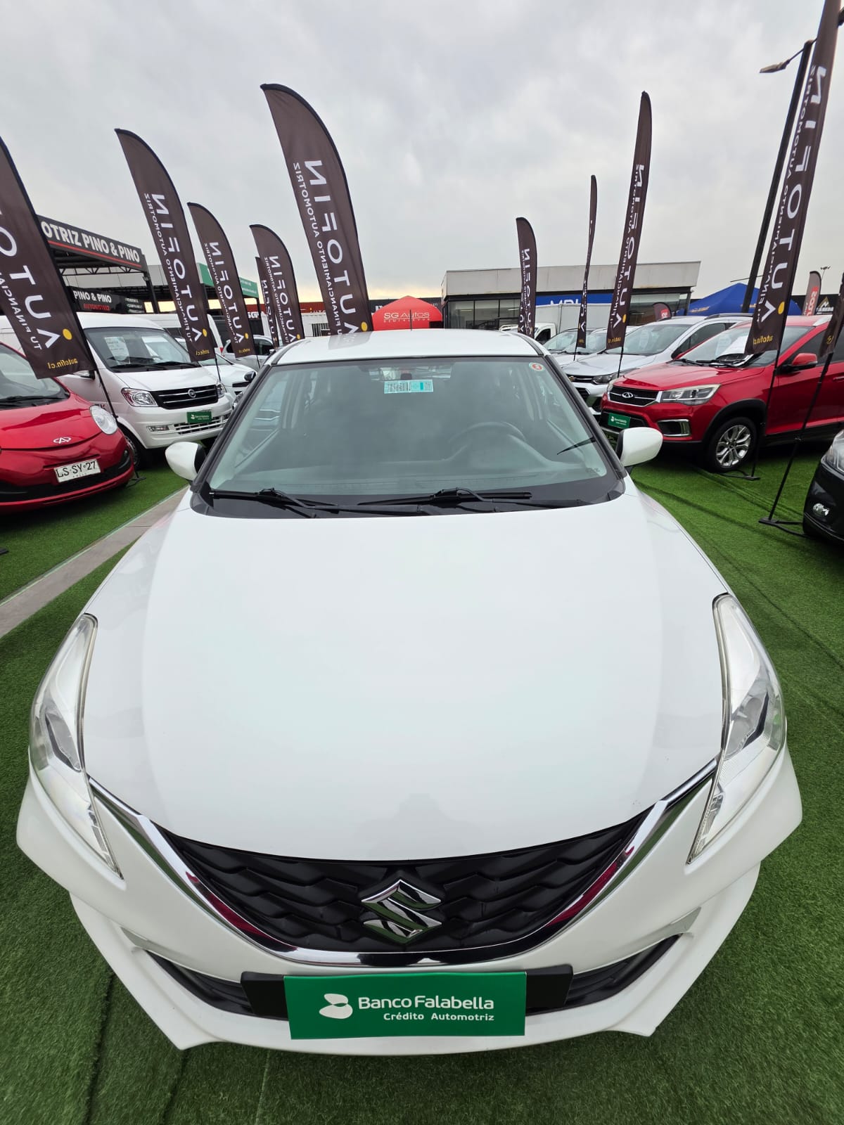Suzuki Baleno — foto 11 de 39