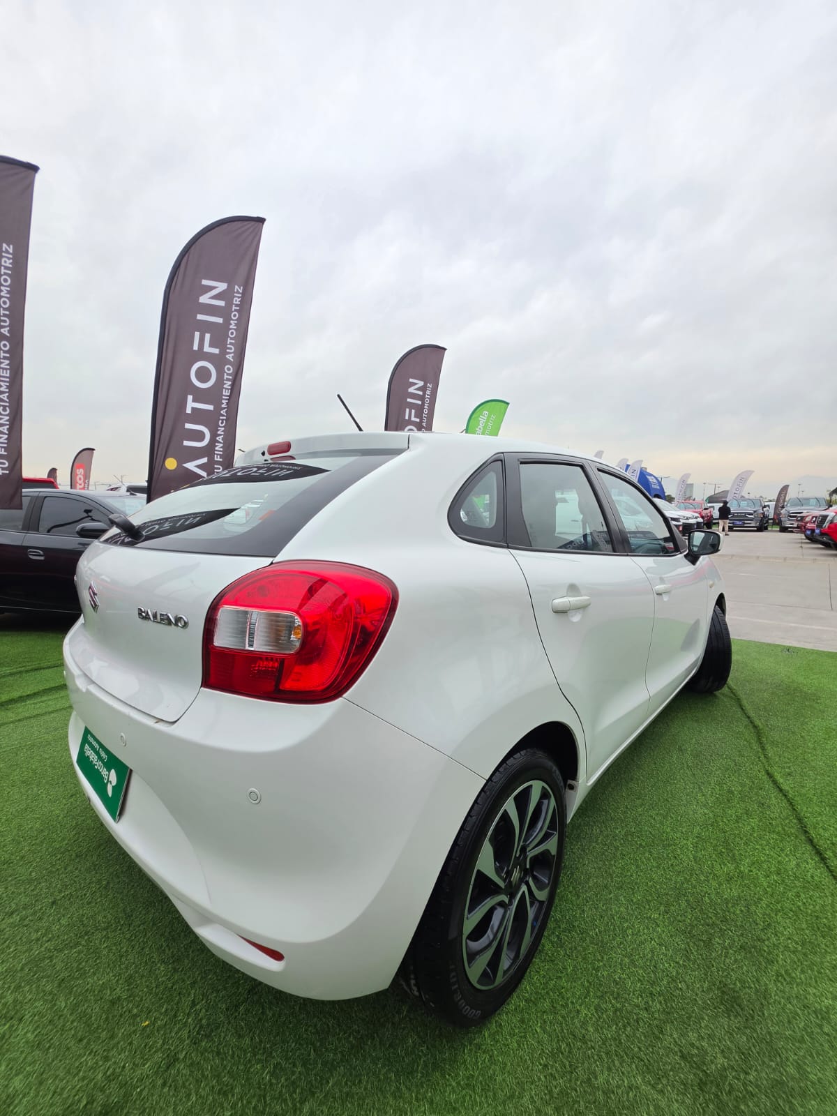 Suzuki Baleno — foto 13 de 39