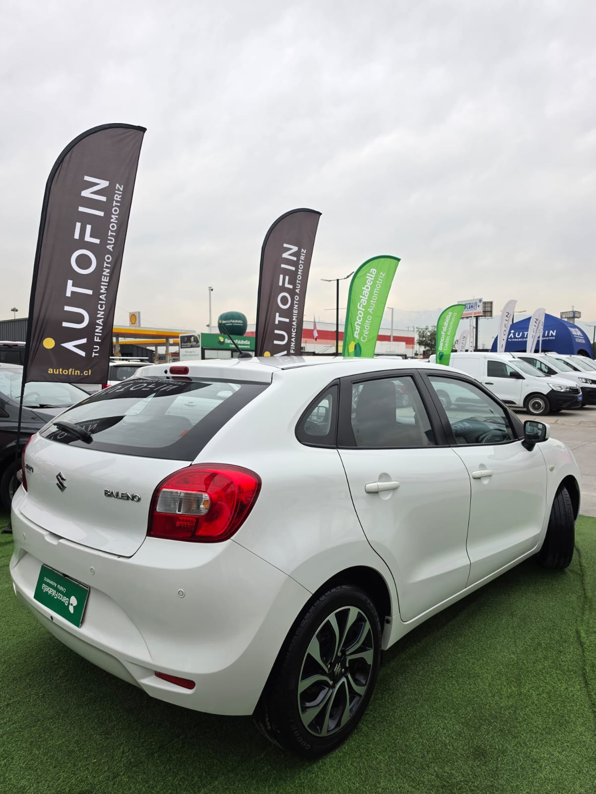 Suzuki Baleno — foto 15 de 39