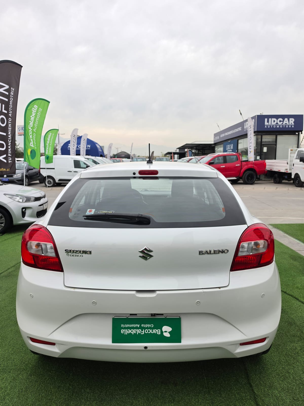 Suzuki Baleno — foto 16 de 39