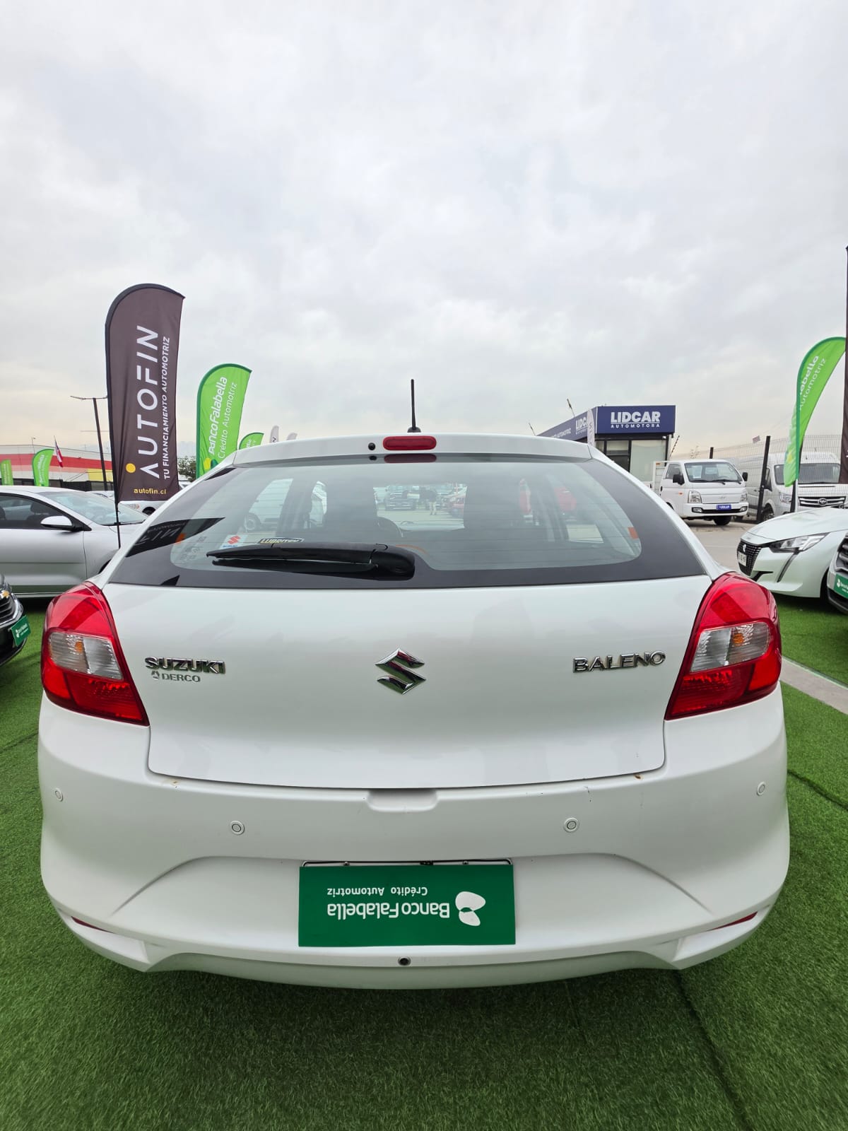 Suzuki Baleno — foto 19 de 39