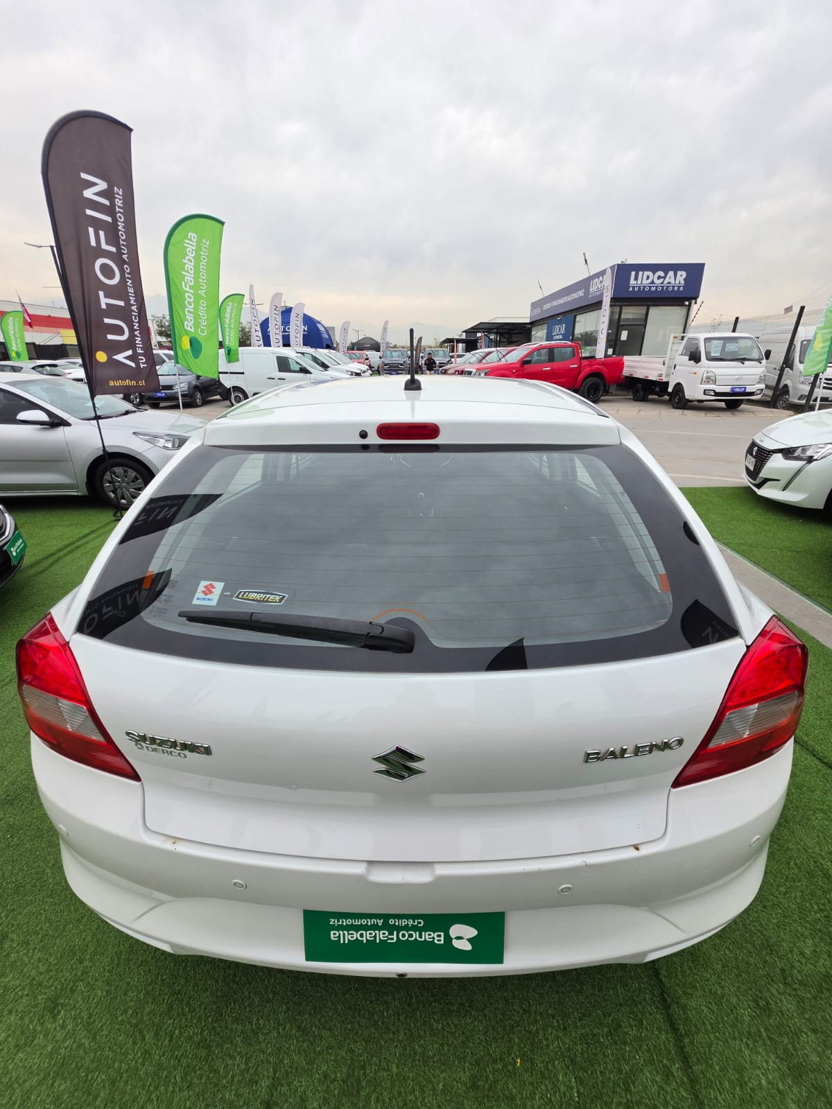 Suzuki Baleno — foto 18 de 39