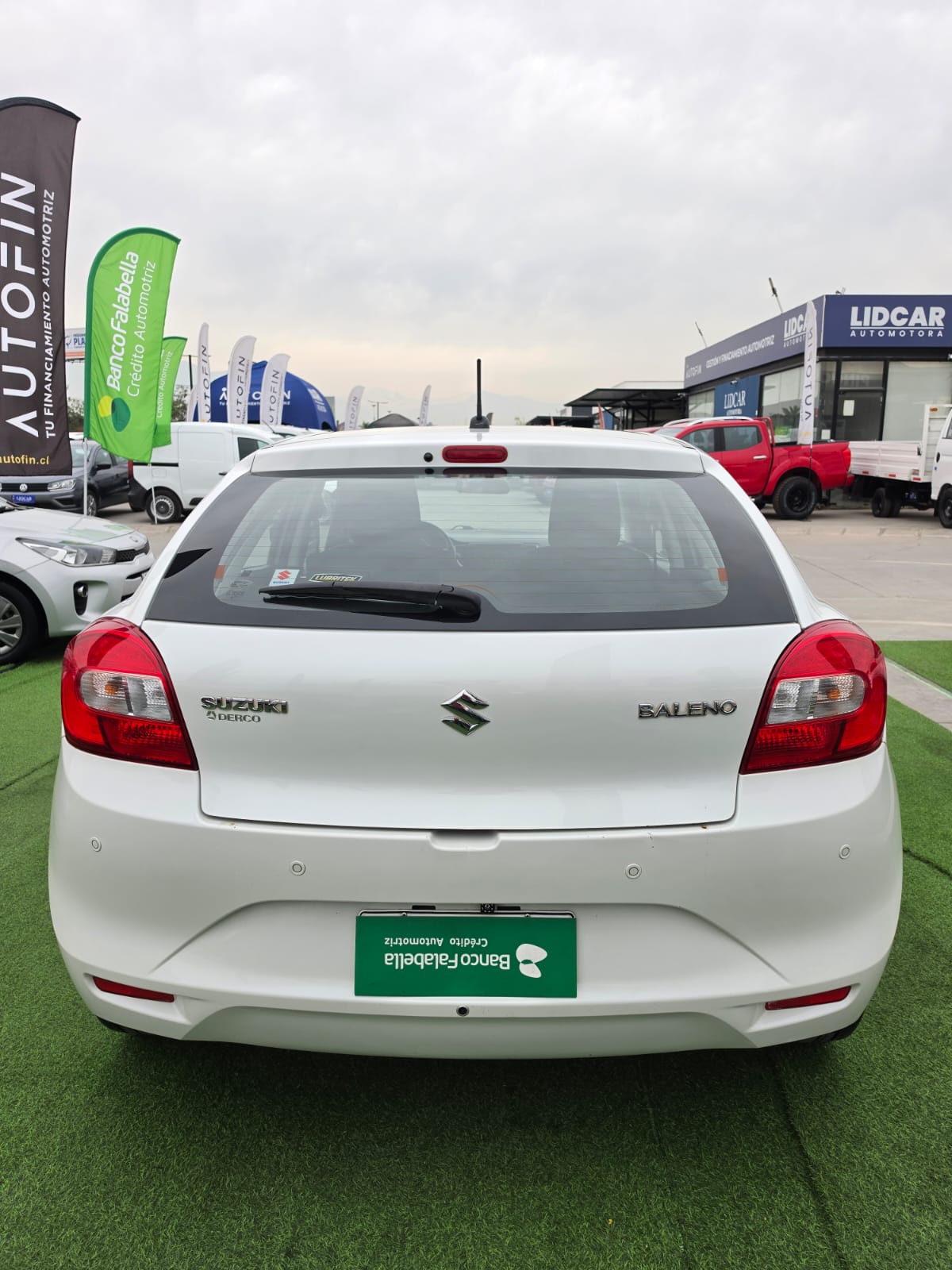 Suzuki Baleno — foto 17 de 39