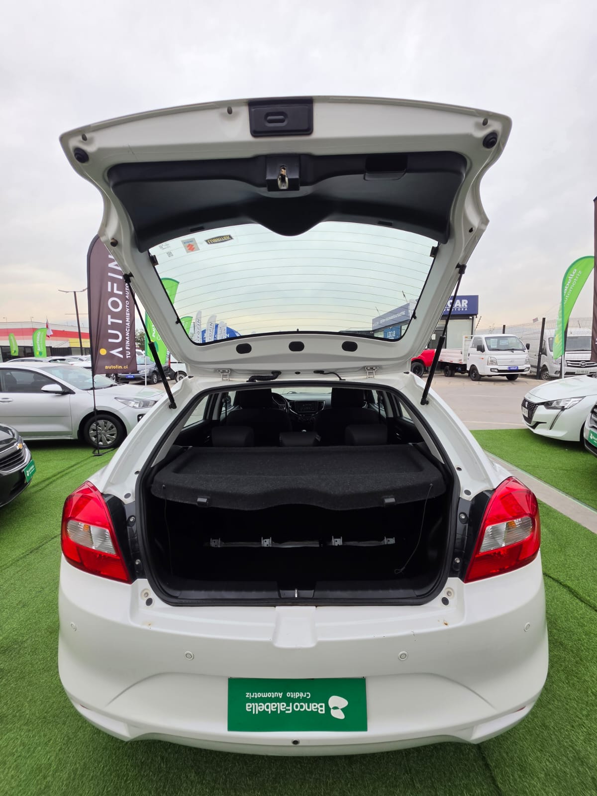 Suzuki Baleno — foto 20 de 39