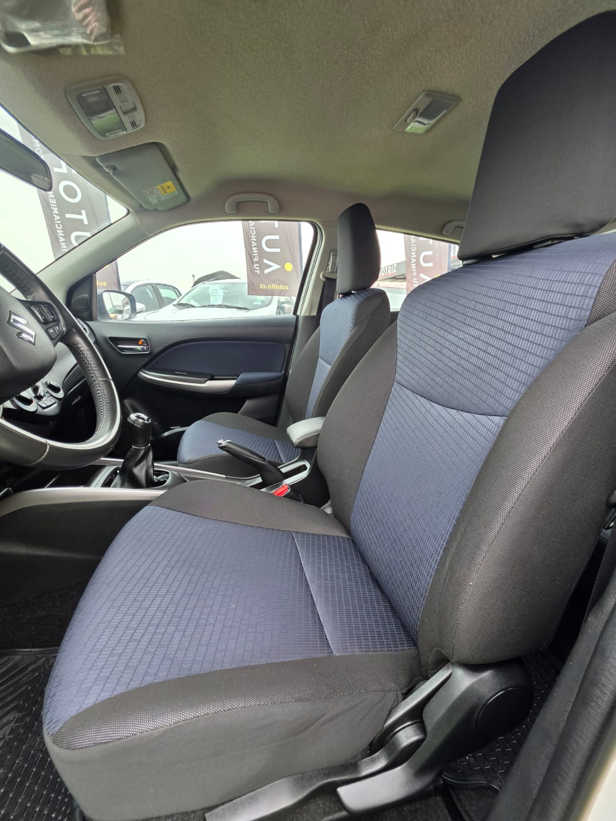 Suzuki Baleno — foto 23 de 39