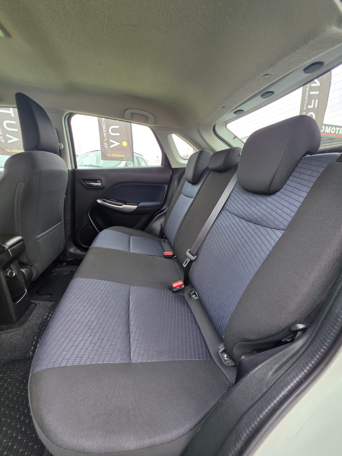 Suzuki Baleno — foto 22 de 39