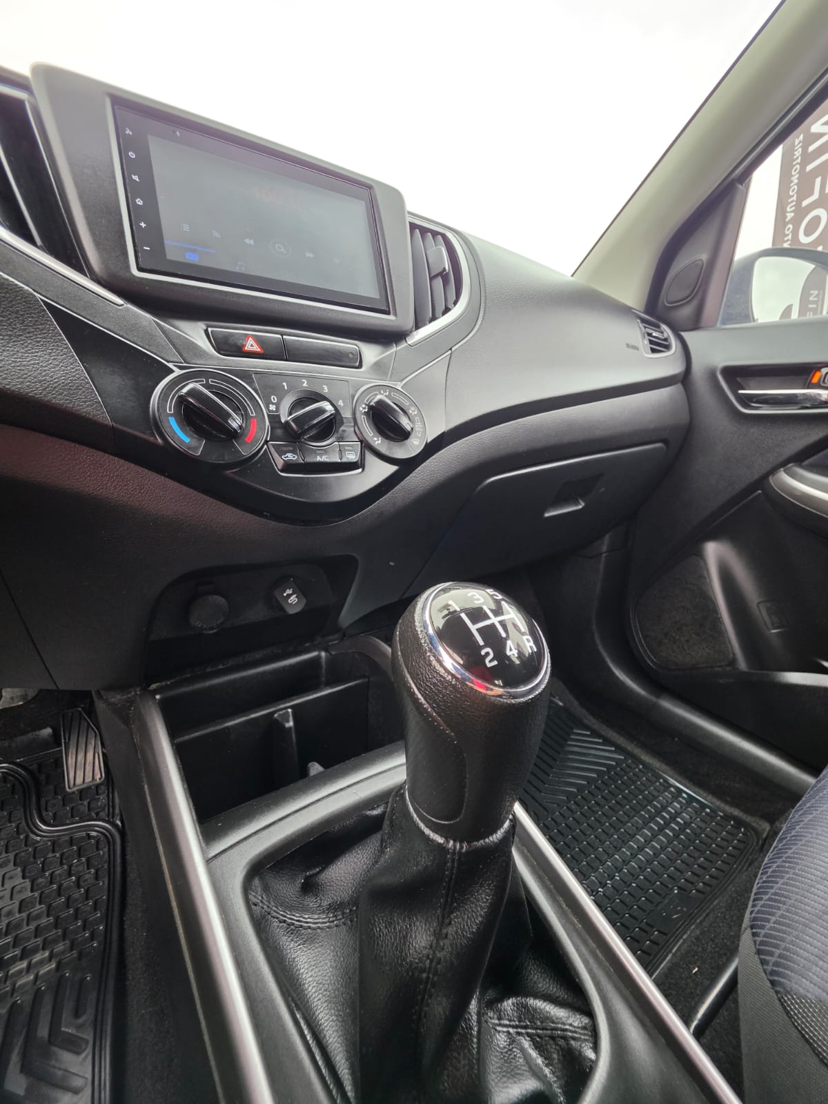 Suzuki Baleno — foto 31 de 39