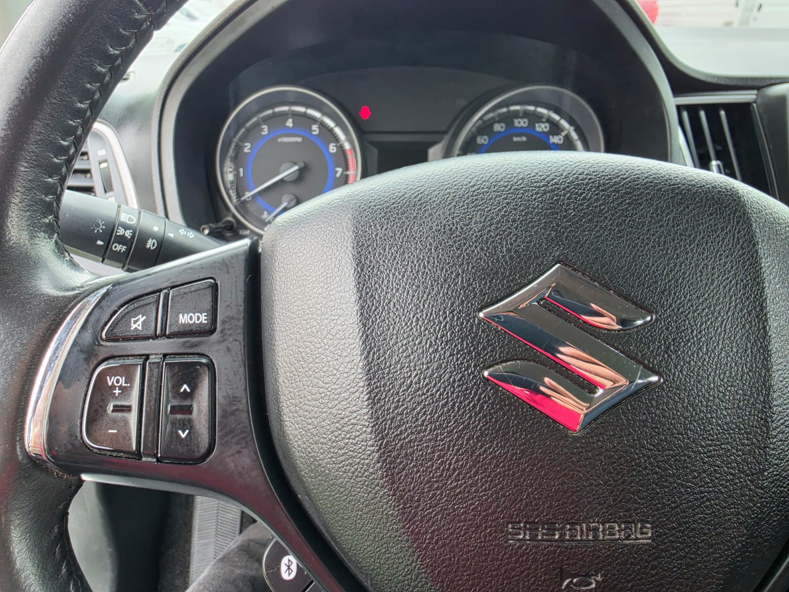 Suzuki Baleno — foto 32 de 39
